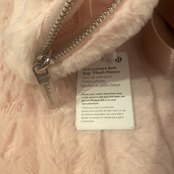 Lululemon Everywhere Plush Fleece Belt Bag in Strawberry Milkshake Color (NWT) - Picture 11 of 11
